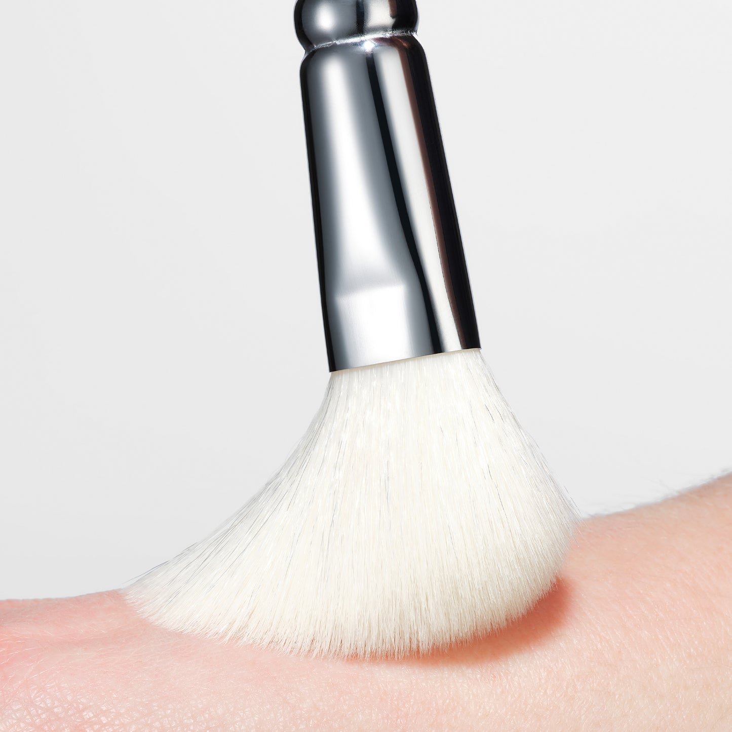 127 Blush & Contour Pinsel Expanded Image 5
