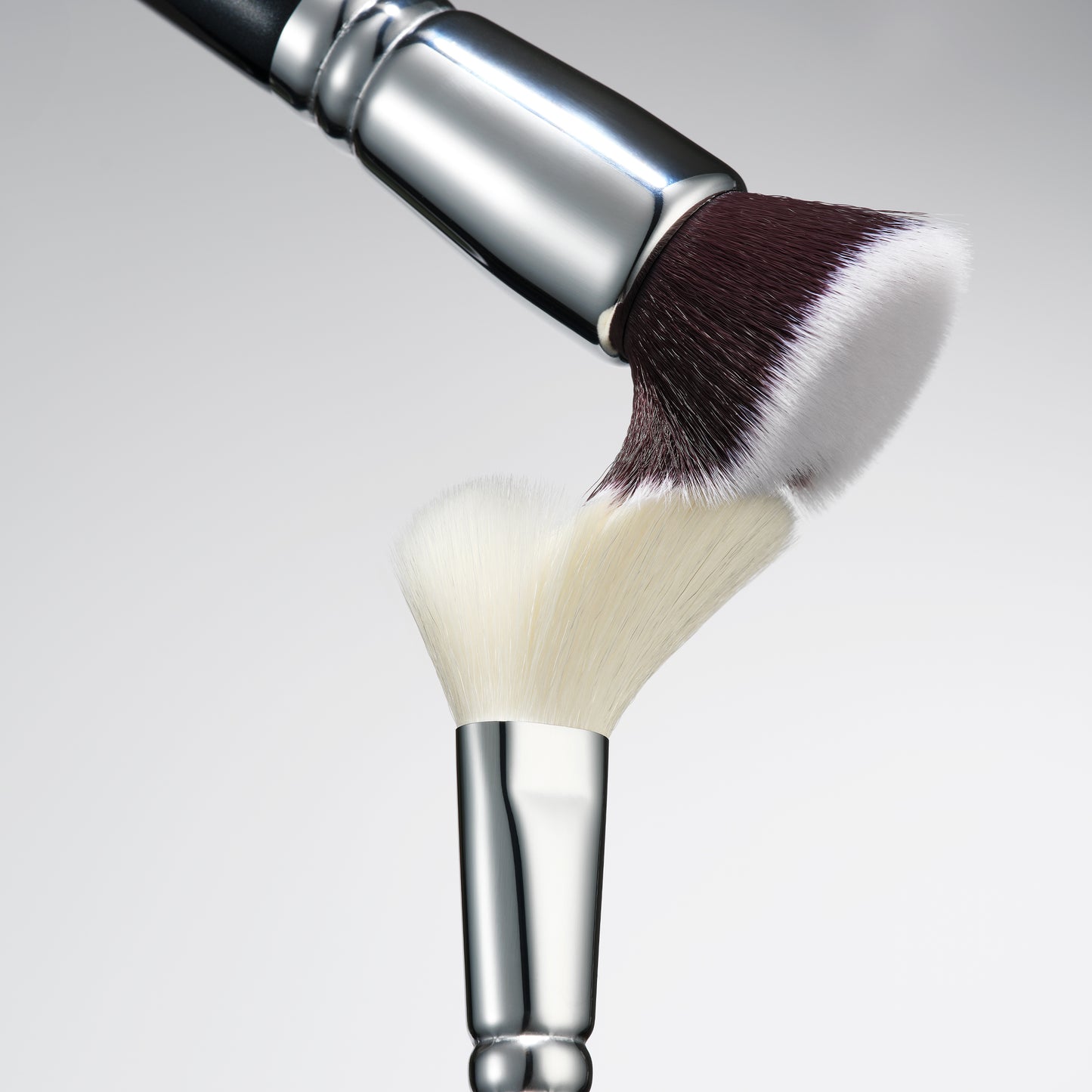 127 Blush & Contour Pinsel Expanded Image 4