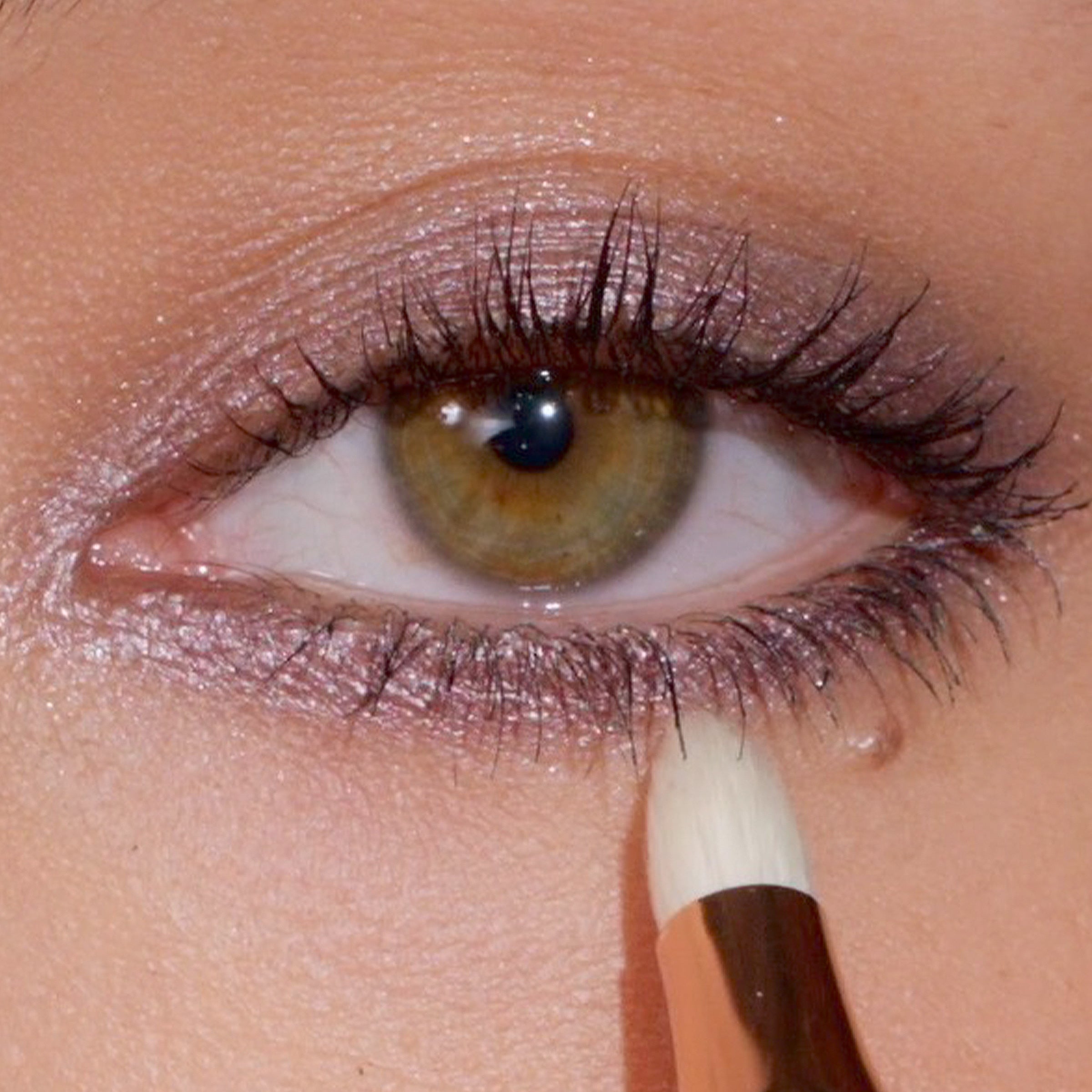 Eyeliner End Cap 230 / Pennello per sfumatura Detail Smoky Blender Brush