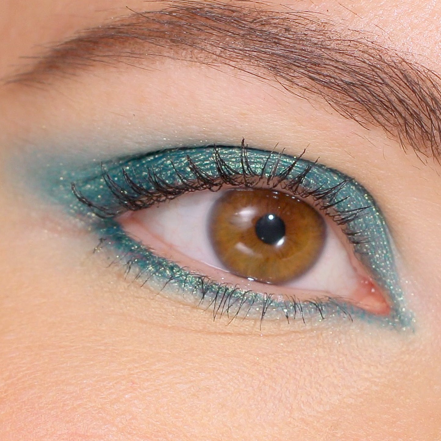 Velvet Love Eyeliner Pencil (Metallic Emerald) Expanded Image 3