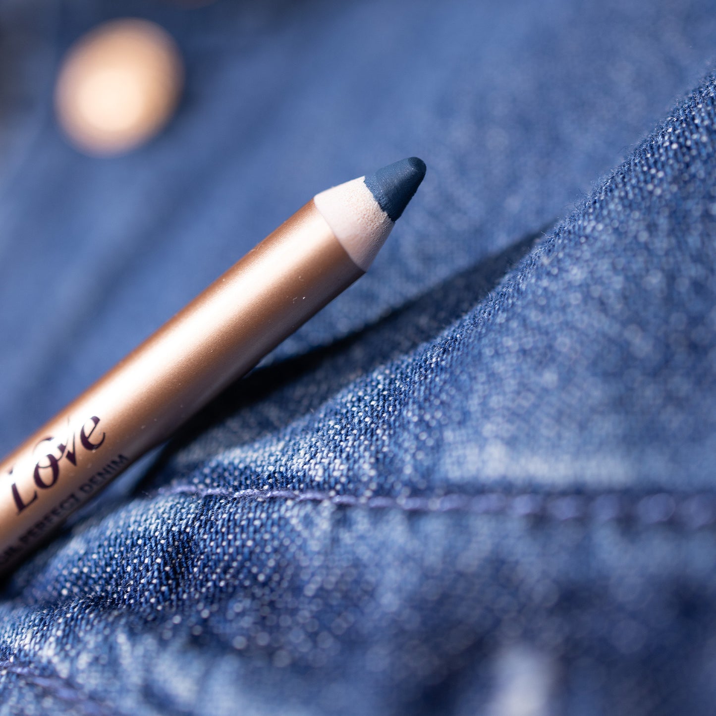 Velvet Love Eyeliner Pencil (Perfect Denim) Expanded Image 7