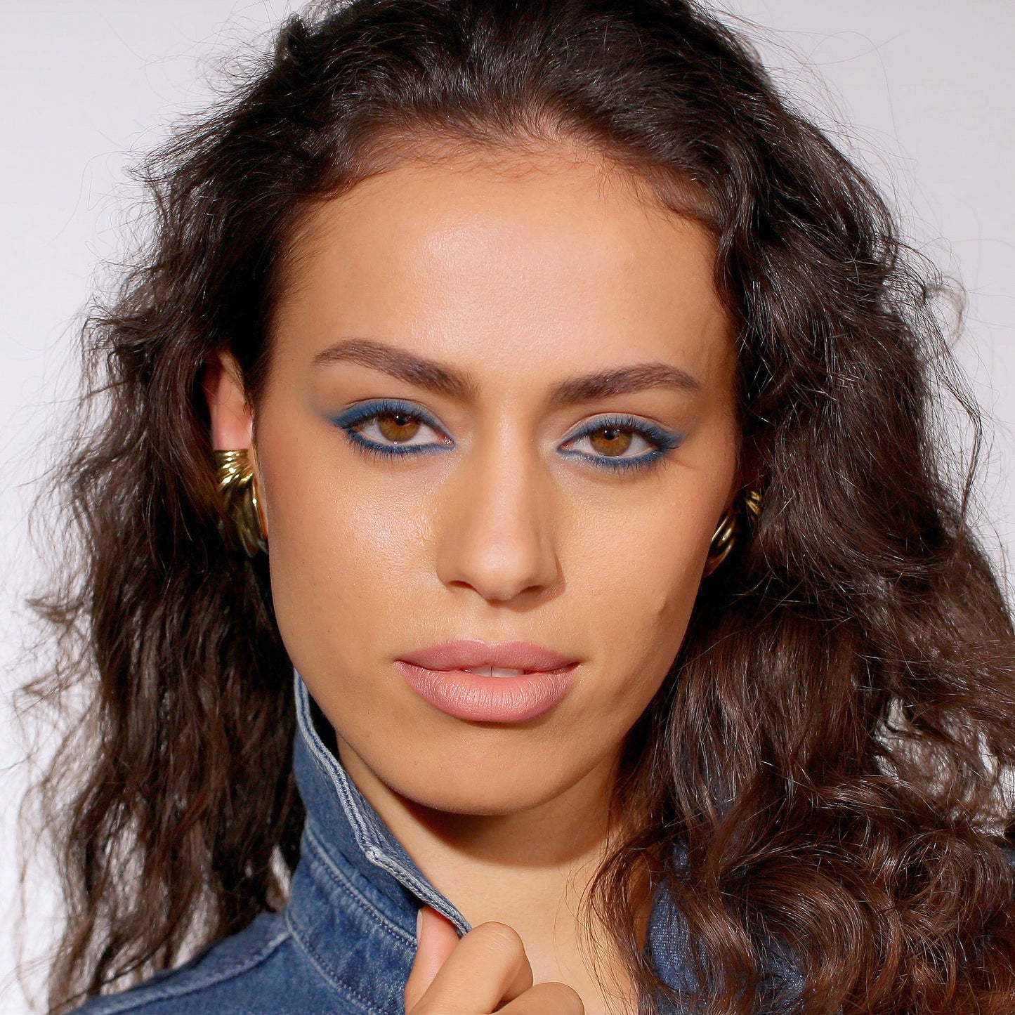 Velvet Love Eyeliner Pencil (Perfect Denim) Expanded Image 3