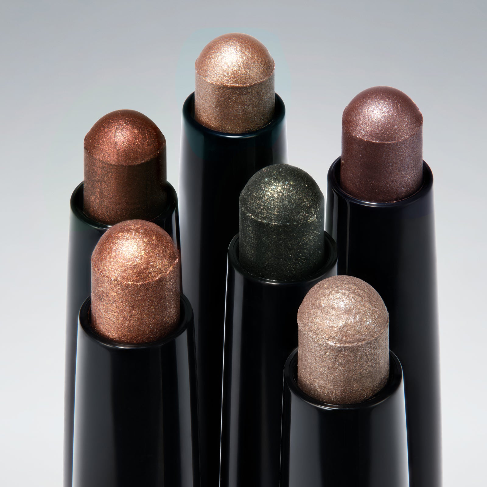 ZOEVA - EyeSwipe Longwear Cream Eyeshadow Stick (Smoky Khaki) - EYESHADOW