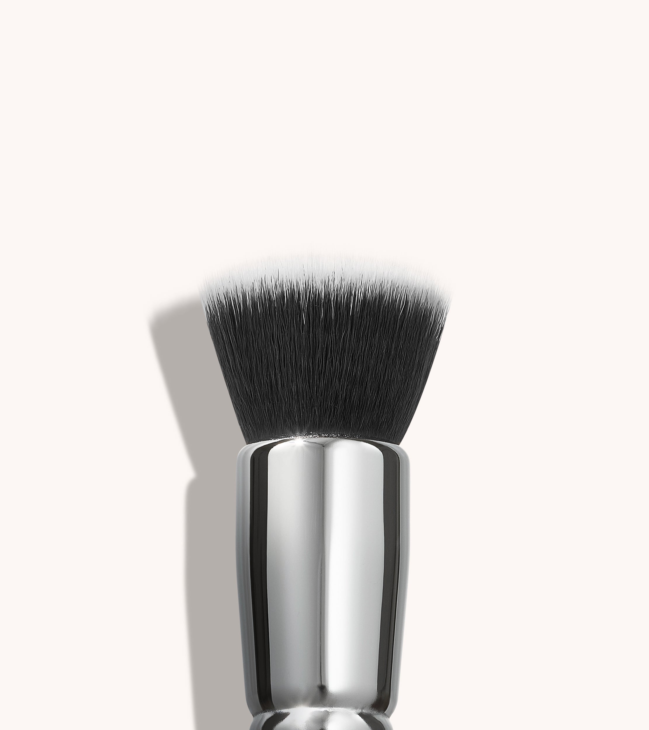 ZOEVA - 104 Foundation Buffer Pinsel (Light Chocolate) - FACE BRUSH