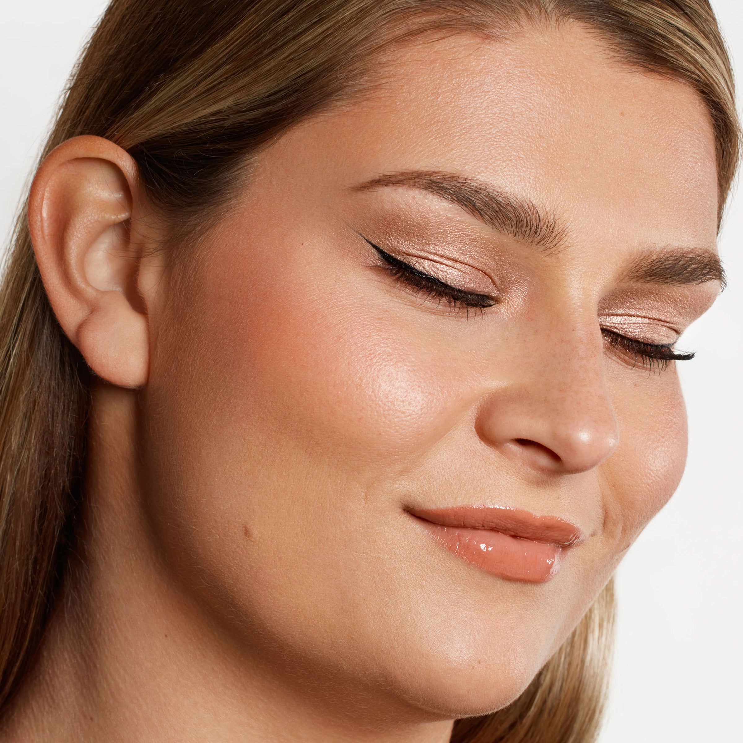 Eye Swipe Longwear 2-in-1 Shadow Liner (Peach Champagne)