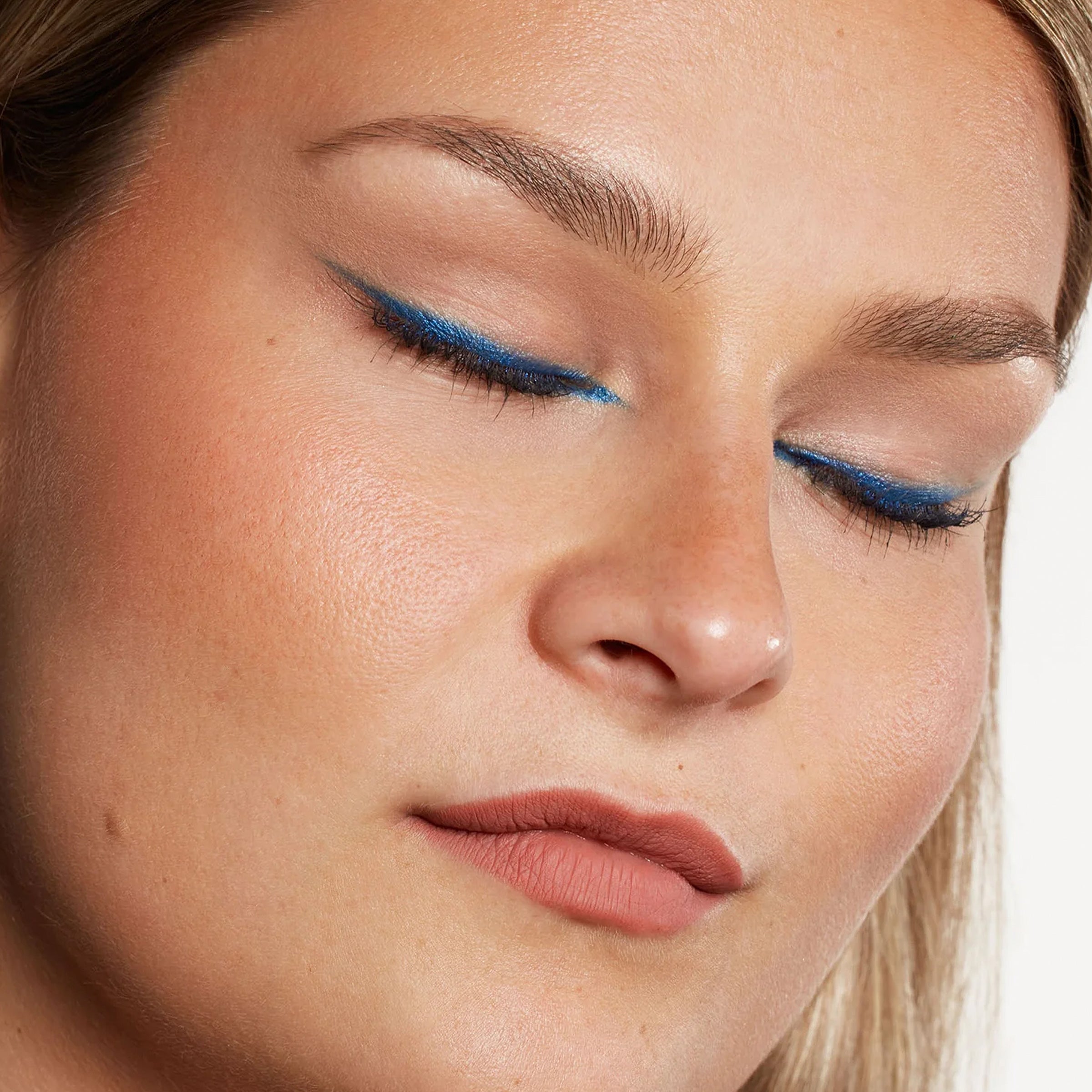 Velvet Love Eyeliner Pencil (Metallic Marine Blue)