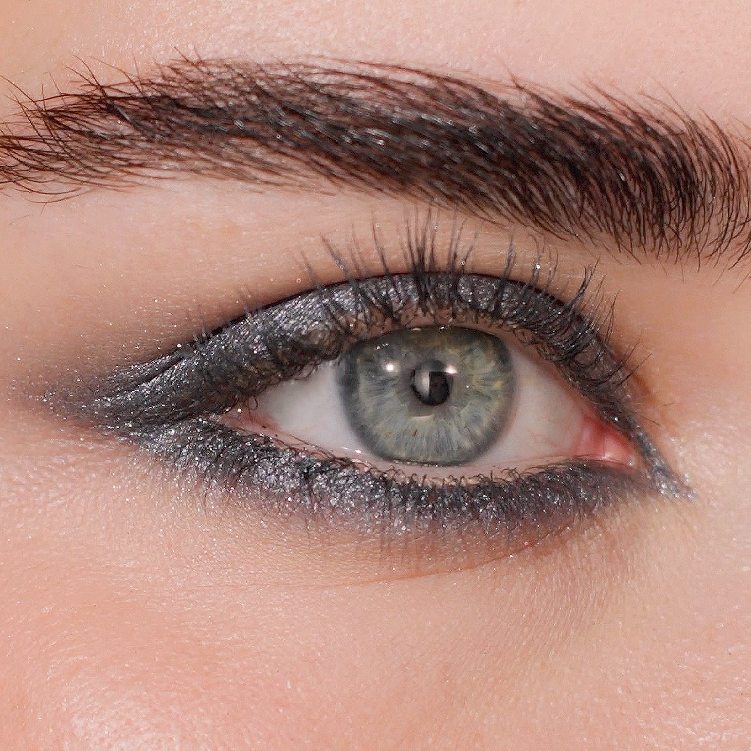 Velvet Love Eyeliner Pencil (Metallic Smoky Grey)