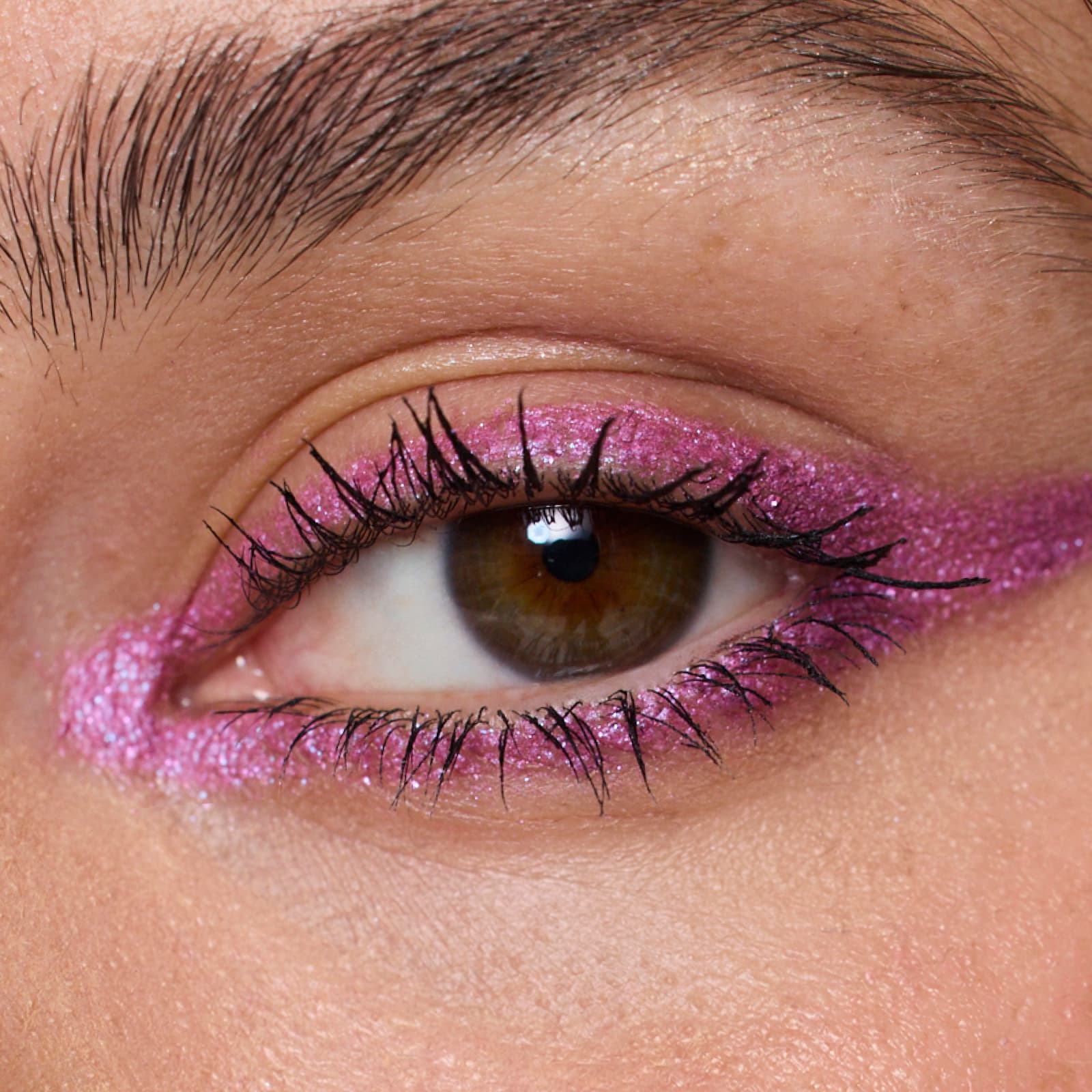Velvet Love Eyeliner Pencil (Metallic Lilac)