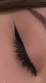 Velvet Love Long-Wear Gel Eyeliner (Black) Preview Image 2